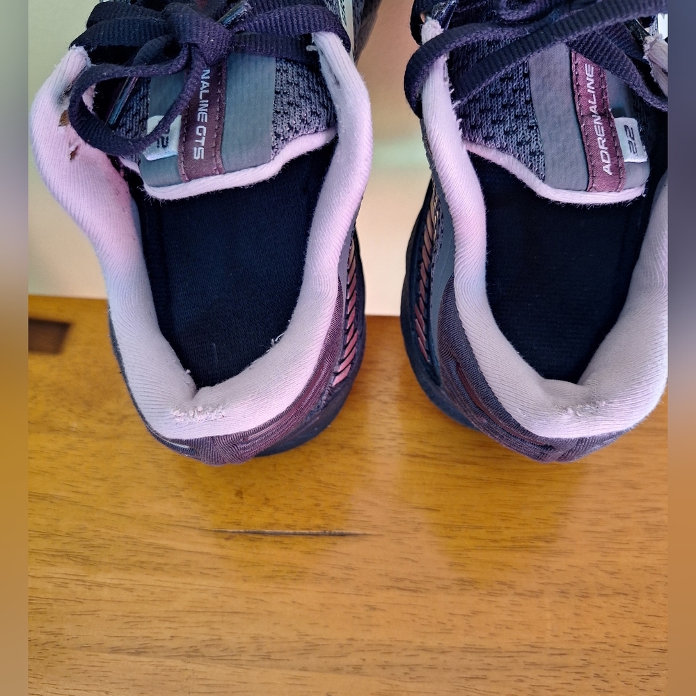 BROOKS Adrenaline GTS 22 For Women's Size 8.5 - Picture 7 of 10